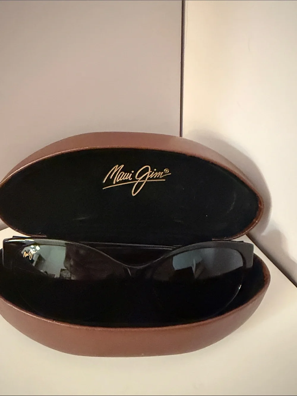 Maui Jim Black Cat-Eye Sunglasses with Floral Microfiber Pouch